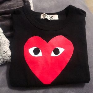 Black red heart cdg play tee shirt